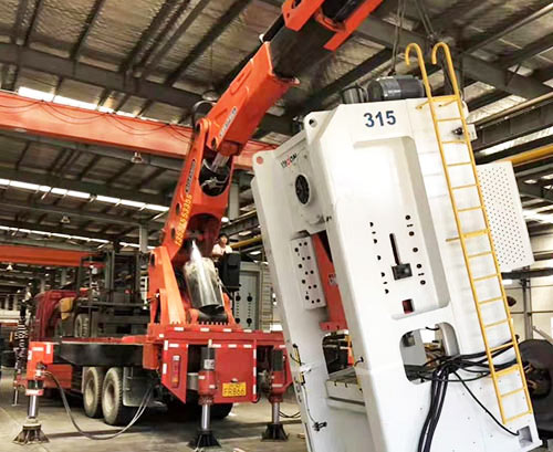 石渠提升工作效率，选择优质折臂吊租赁服务