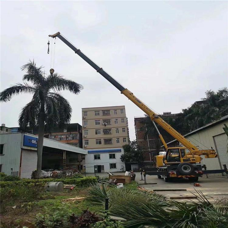 石渠12吨吊车出租一天的收费标准是什么