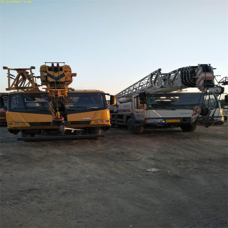 石渠吊车吊挖机正确办法